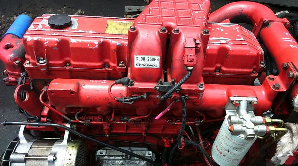 Запуск двигателя на DL 08 на Daewoo Doosan с замерами давления масла